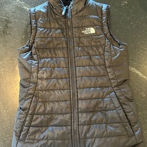 Girls Northface Reversible Vest. Girls size 10-12